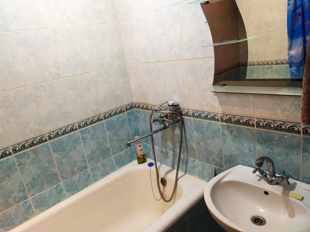Ильинская 3К Посуточно Почасово Apartman Szumi Kültér fotó